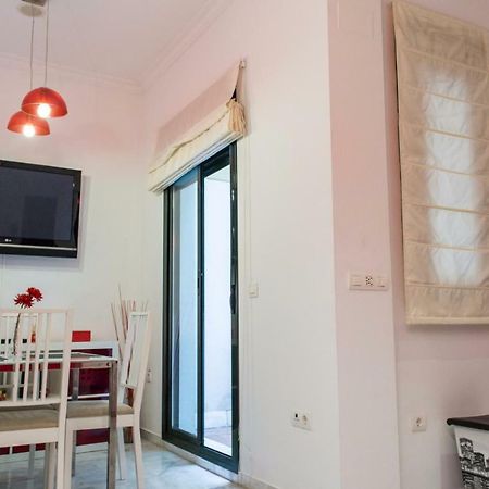 Apartamentos Rg Triana, Calle Castilla Con Patio เซบีญา ภายนอก รูปภาพ